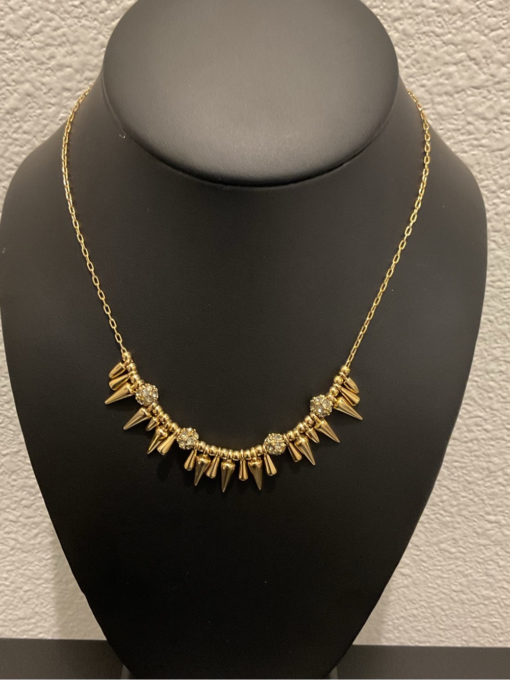 Stella & Dot Renegade Cluster Necklace Goldtone